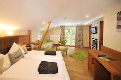 Top ausgestattete Suite im Landhausstil Doppelzimmer neu mit französischem Balkon